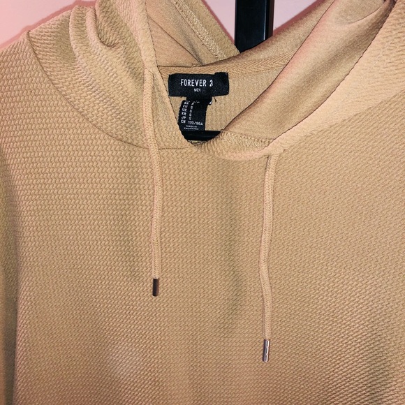 GOOD CONDITION BEIGE TOP - Picture 2 of 5